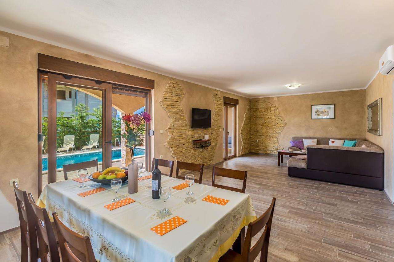 Villa Dijana East Linardići Exteriér fotografie