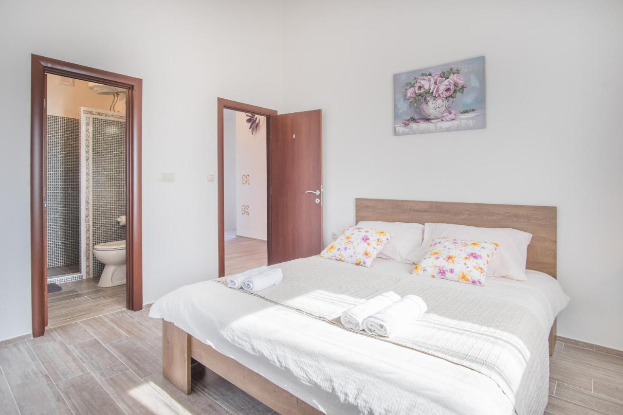 Villa Dijana East Linardići Exteriér fotografie